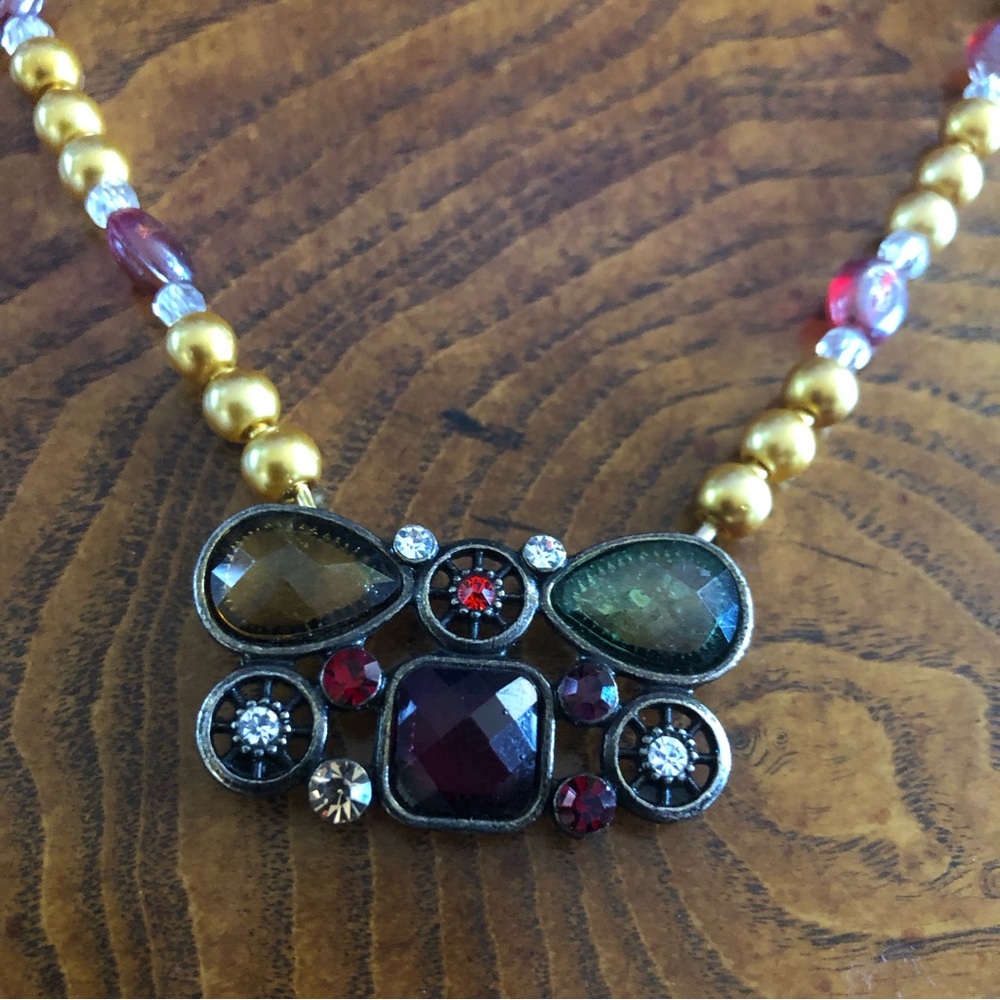 Handcrafted repurpose regal look pendant Czech glass Pearl necklace - Picture 9 of 10